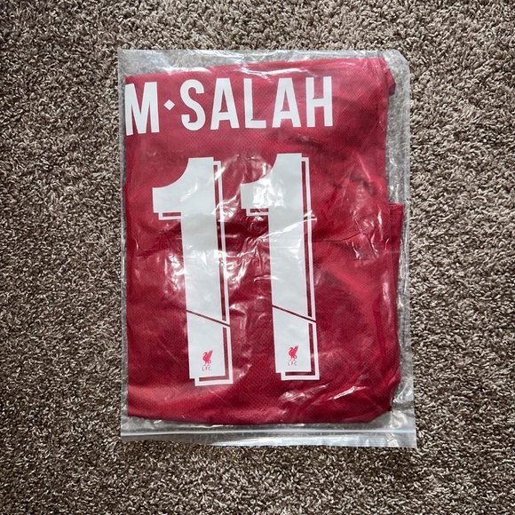 Liverpool Salah Jersey Red 2019 Men Size - Picture 8 of 8